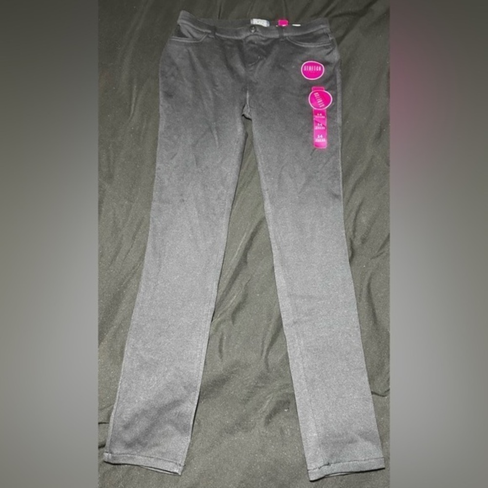 Girls Knit Denim Jeggings - Plus - Denim
- Black size 14 NWT